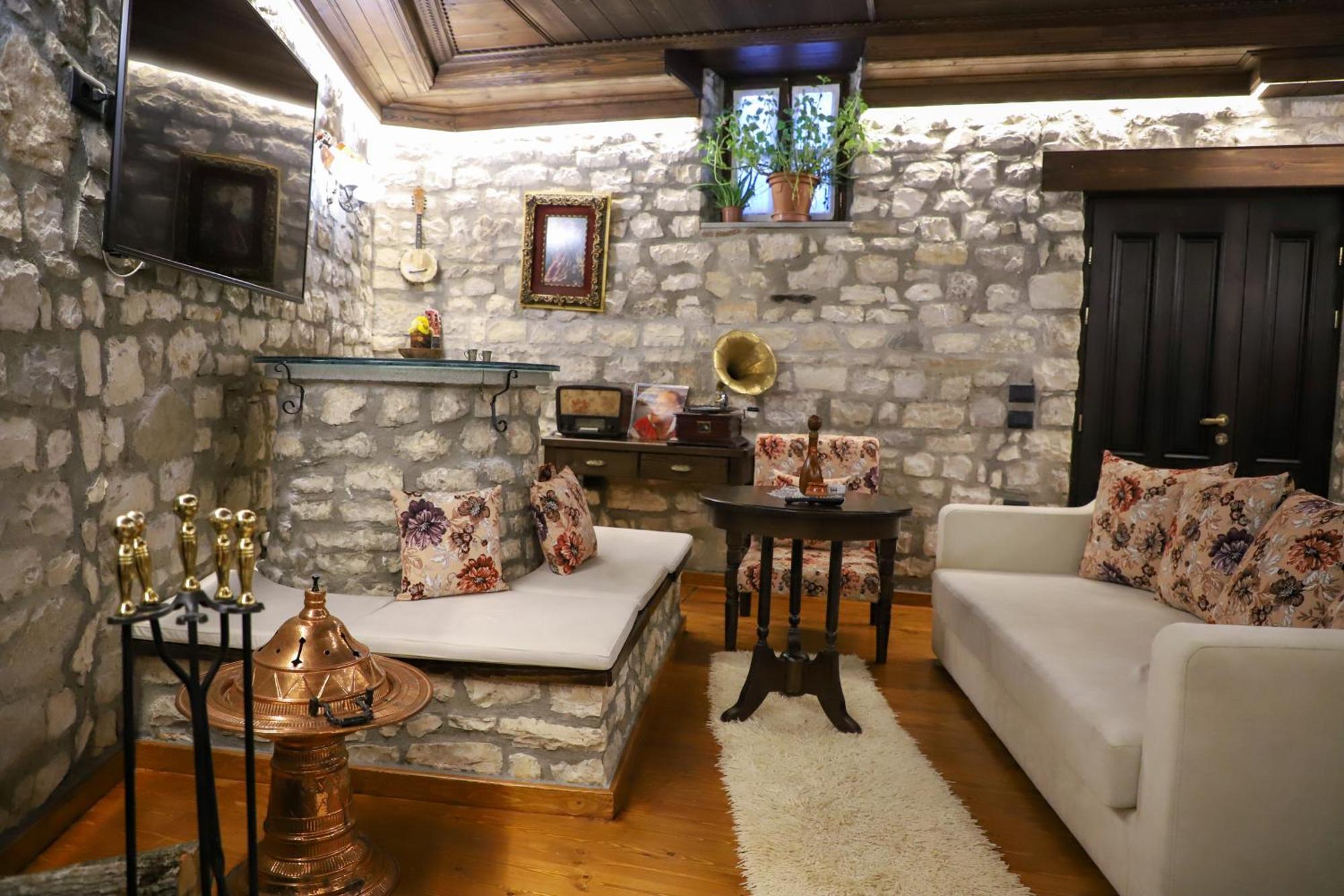 Villa Oda Tomori Μπεράτ Εξωτερικό φωτογραφία