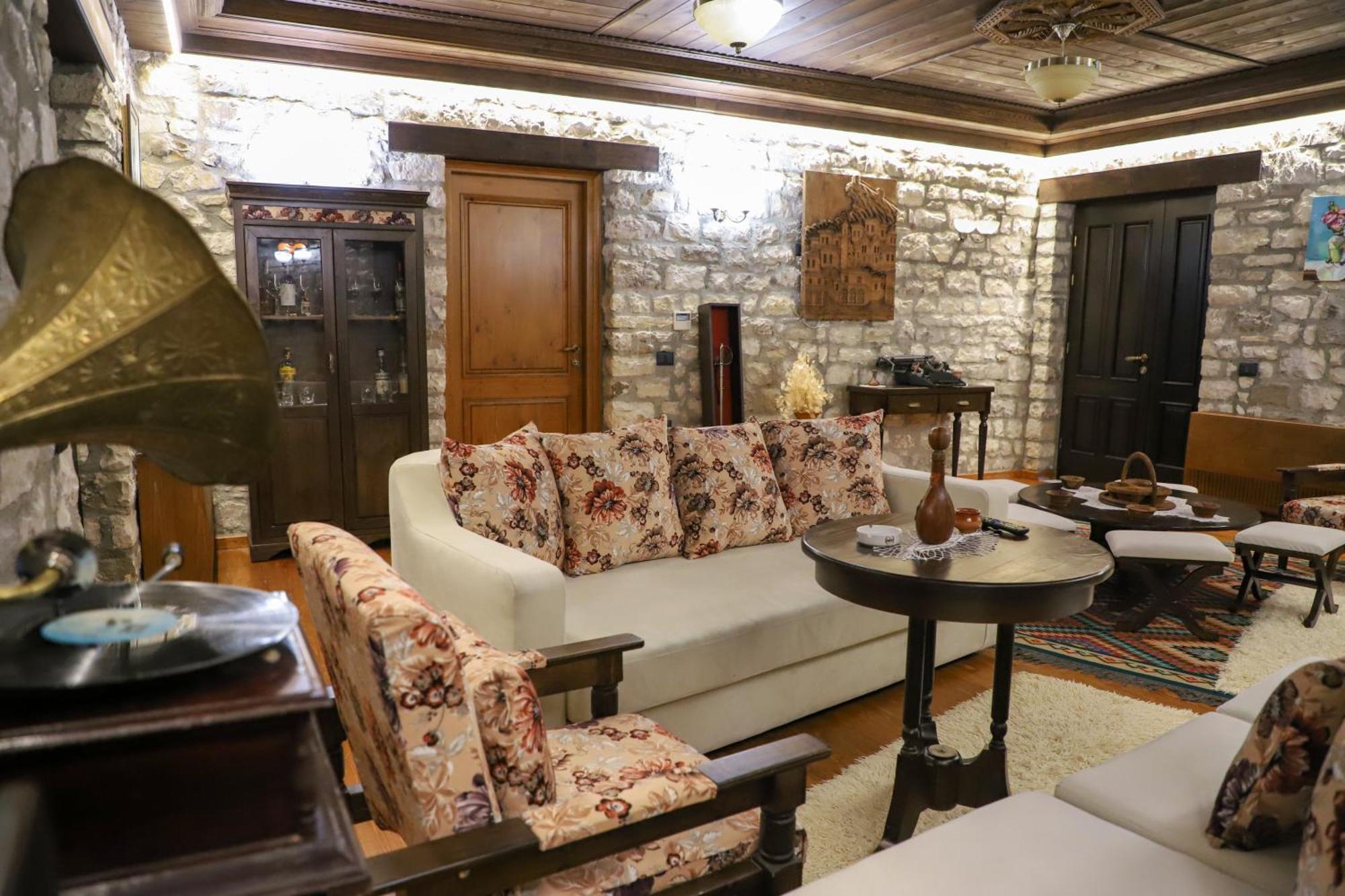 Villa Oda Tomori Μπεράτ Εξωτερικό φωτογραφία